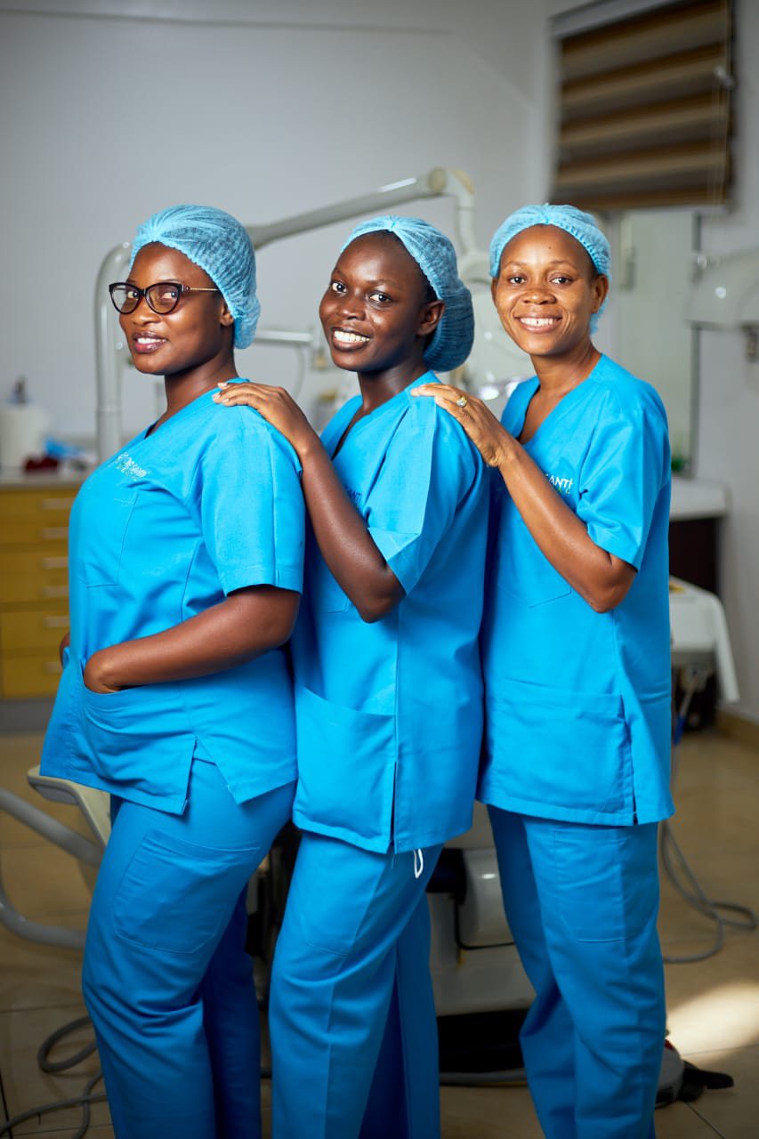 De Santi Dental support staff