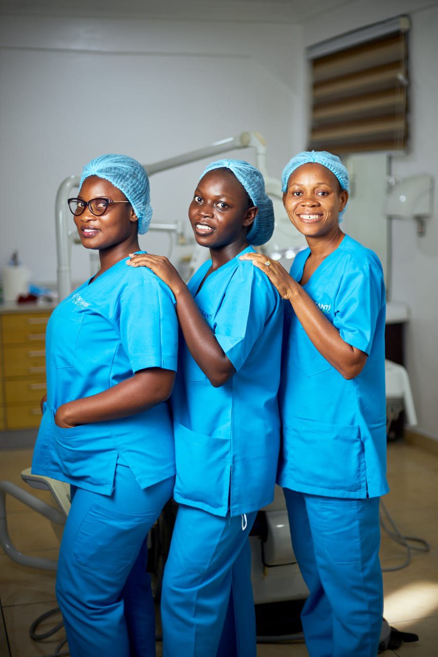 De Santi Dental support staff