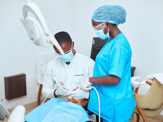 Emergency dental care at De Santi Dental